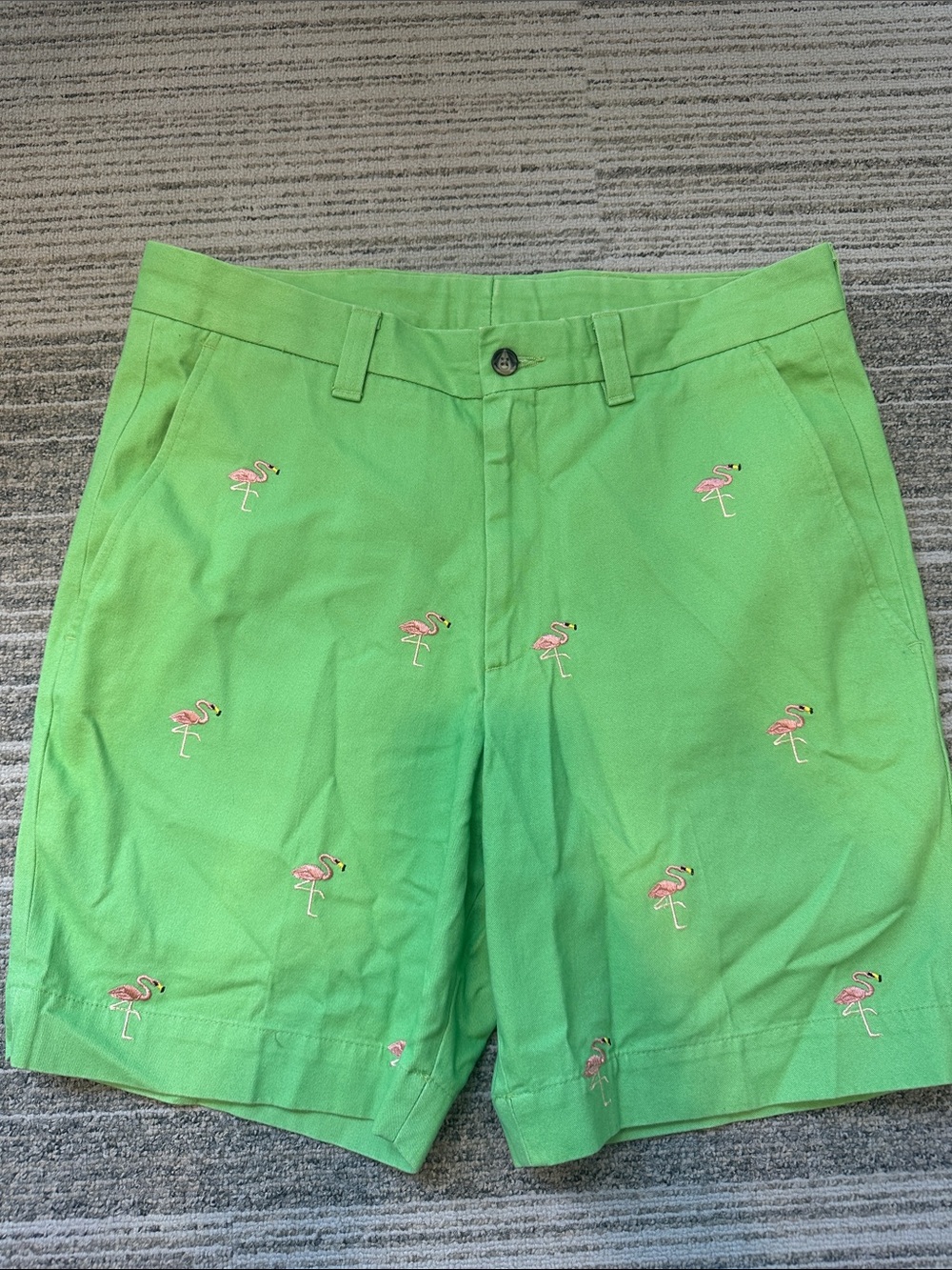 VTG 1946 | Men's Green Embroidered Flamingo Shorts | Size 32 | 7” inseam